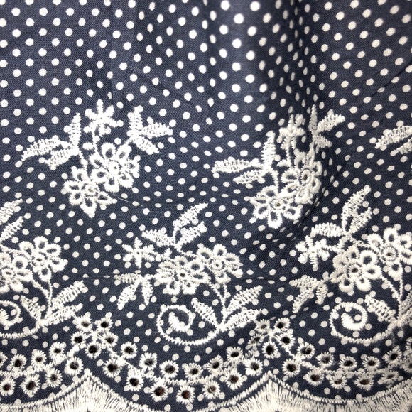 Forever 21  Scalloped Hem Skirt - Picture 2 of 3